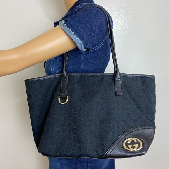 Gucci Handbags - 🌺BEAUTIFUL🌺 Gucci tote bag